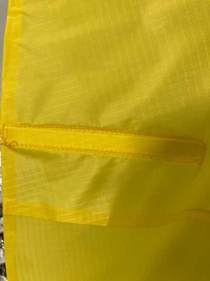 Miniopti Hull#0153 complete with Yellow Sail and accents